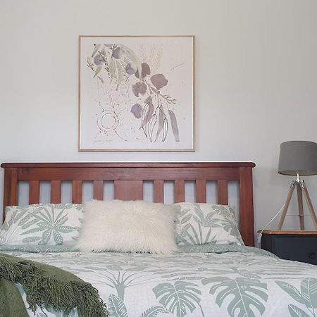 Serenity Holiday House Port Lincoln Holiday House Екстериор снимка